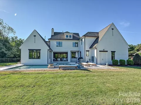 Exterior - 18717 Square Sail Rd, Cornelius, NC 28031 photo 8 of 11