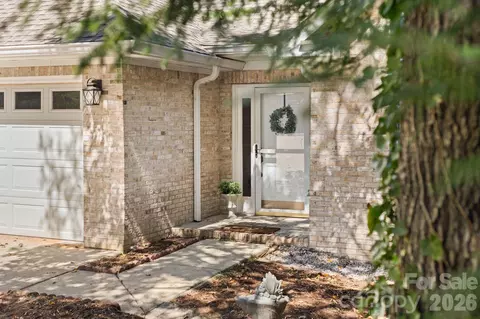 113 Laura Trce, Hendersonville, NC 28792