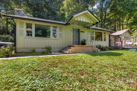 258 Old Homestead Rd, Hendersonville, NC 28739
