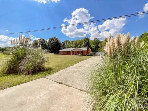 Exterior - 3304 Griffith Rd, Monroe, NC 28112 photo 3 of 12