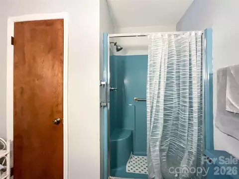 Bath - 3304 Griffith Rd, Monroe, NC 28112 photo 2 of 3
