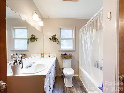 Bath - 3304 Griffith Rd, Monroe, NC 28112 photo 3 of 3