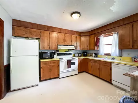 Kitchen - 3304 Griffith Rd, Monroe, NC 28112 photo 1 of 6