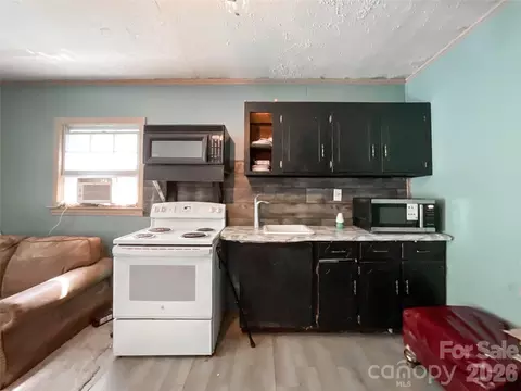 Kitchen - 3304 Griffith Rd, Monroe, NC 28112 photo 6 of 6