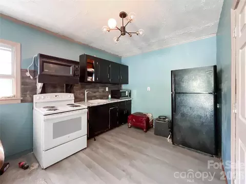Kitchen - 3304 Griffith Rd, Monroe, NC 28112 photo 5 of 6