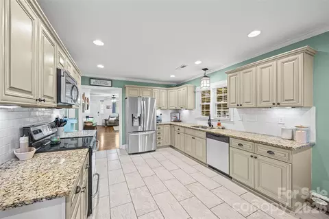 Kitchen - 5517 E Highway 218 Hwy, Monroe, NC 28110 photo 1 of 2