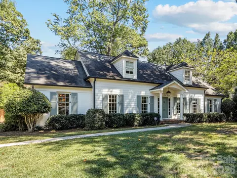 3719 Plumgrove Ct, Charlotte, NC 28210