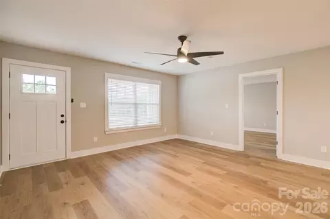 Living - 519 S Third St, Mcbee, SC 29101 photo 5 of 9
