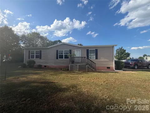 9902 Ashe Ct, Charlotte, NC 28215