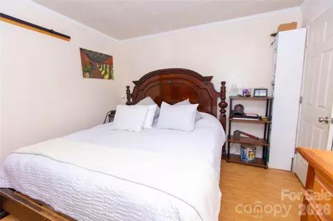 Bedroom - 2287 Us 70 Hwy, Morganton, NC 28655 photo 1 of 3