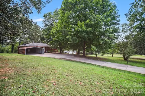 1308 E Stagecoach Trl, Lawndale, NC 28090
