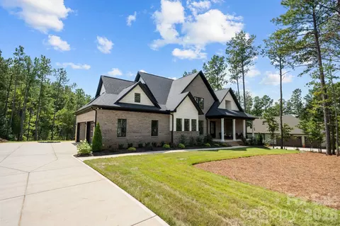 Exterior - 3210 Sherman Dr, Lancaster, SC 29720 photo 3 of 4