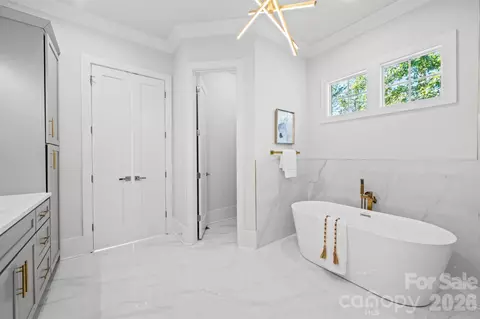 Bath - 3210 Sherman Dr, Lancaster, SC 29720 photo 3 of 6