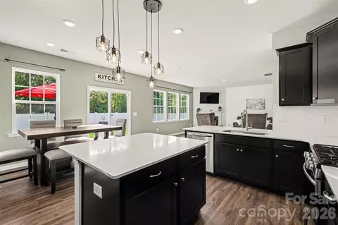 Kitchen - 1571 Loggerhead Dr, Lancaster, SC 29720 photo 3 of 6