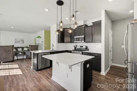 Kitchen - 1571 Loggerhead Dr, Lancaster, SC 29720 photo 4 of 6