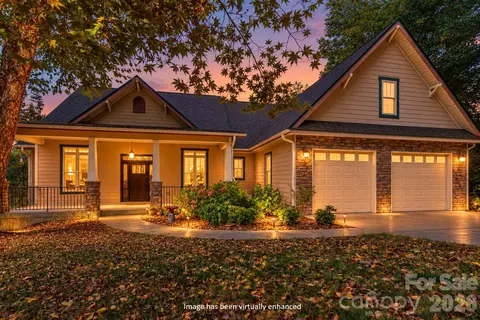5 Meadowbrook Ln, Weaverville, NC 28787