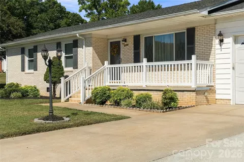 5708 Danville Dr, Kannapolis, NC 28081