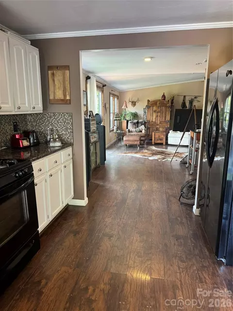 Entry Way - 49 Ramsey Rd, Marshall, NC 28753 photo 1 of 1