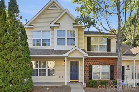 11214 Grass Field Rd, Charlotte, NC 28213