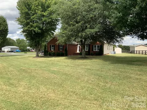 Exterior - 3313 Luke Ct, Monroe, NC 28112 photo 4 of 5