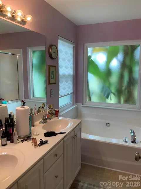 Bath - 3313 Luke Ct, Monroe, NC 28112 photo 2 of 2