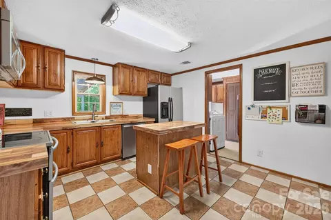 Kitchen - 455 Hubbard Rd, Hickory, NC 28601 photo 2 of 2