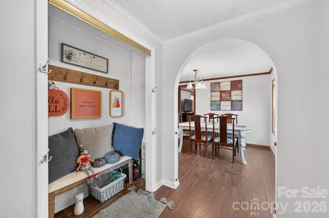 Entry Way - 455 Hubbard Rd, Hickory, NC 28601 photo 1 of 1