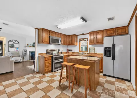 Kitchen - 455 Hubbard Rd, Hickory, NC 28601 photo 1 of 2