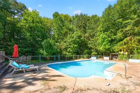 Exterior - 455 Hubbard Rd, Hickory, NC 28601 photo 1 of 3