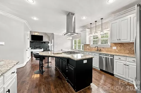 Kitchen - 6671 Fox Ridge Cir, Davidson, NC 28036 photo 3 of 7