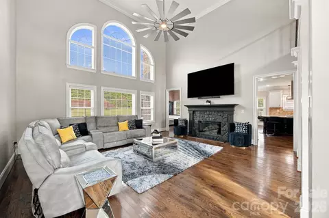 Living - 6671 Fox Ridge Cir, Davidson, NC 28036 photo 1 of 4