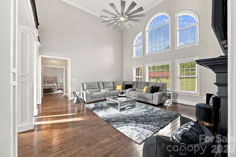Living - 6671 Fox Ridge Cir, Davidson, NC 28036 photo 3 of 4