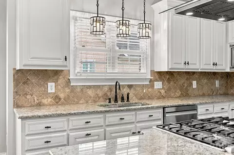 Kitchen - 6671 Fox Ridge Cir, Davidson, NC 28036 photo 7 of 7