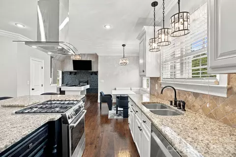 Kitchen - 6671 Fox Ridge Cir, Davidson, NC 28036 photo 4 of 7