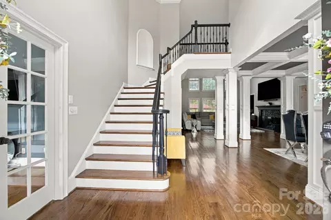 Entry Way - 6671 Fox Ridge Cir, Davidson, NC 28036 photo 2 of 7