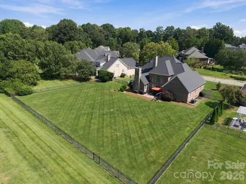 View/Area - 6671 Fox Ridge Cir, Davidson, NC 28036 photo 1 of 1