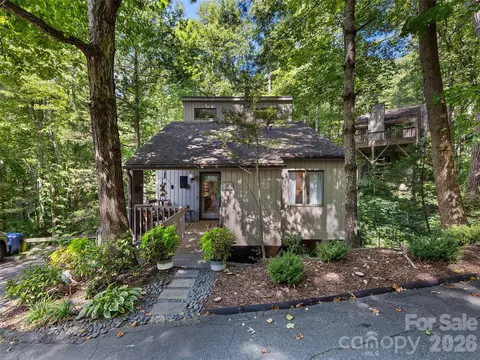 16 Cedarwood Dr, Asheville, NC 28803