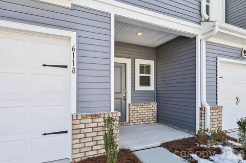 8017 Hidden Springs Trl, Charlotte, NC 28216
