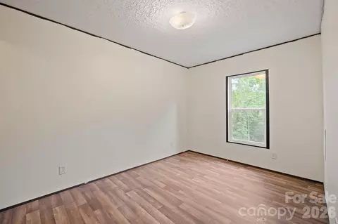 Bedroom - 2913 Conner Cir, Morganton, NC 28655 photo 2 of 6