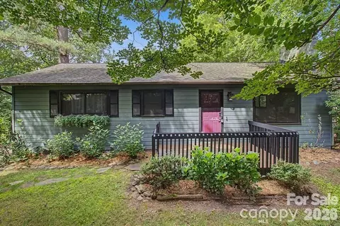 30 Whippoorwill Dr, Weaverville, NC 28787