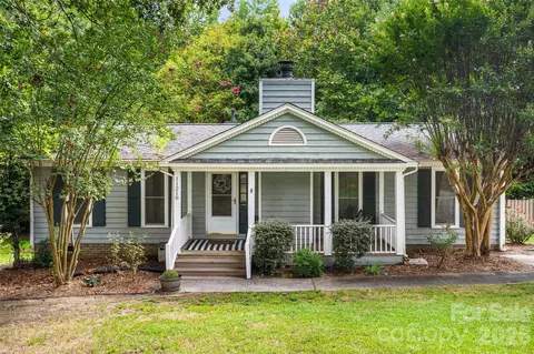 11218 Mallard Crossing Dr, Charlotte, NC 28262