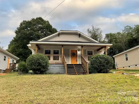 1107 8th St, Statesville, NC 28677