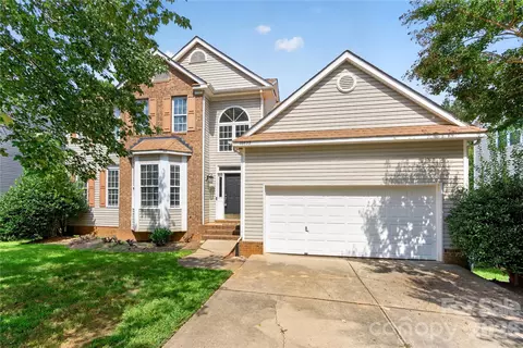 10822 Chamberlain Hall Ct, Charlotte, NC 28277