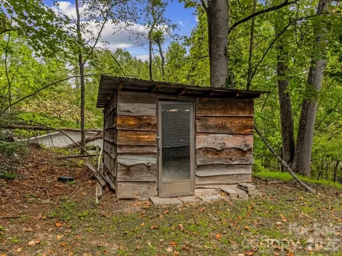 Exterior - 2271 Gouges Creek Rd, Spruce Pine, NC 28777 photo 4 of 6
