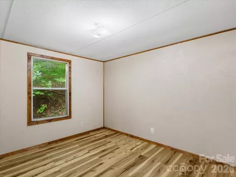 Bedroom - 2271 Gouges Creek Rd, Spruce Pine, NC 28777 photo 3 of 7