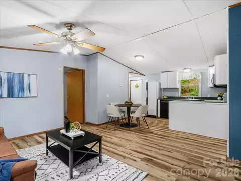 Living - 2271 Gouges Creek Rd, Spruce Pine, NC 28777 photo 2 of 5