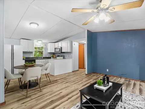 Living - 2271 Gouges Creek Rd, Spruce Pine, NC 28777 photo 4 of 5