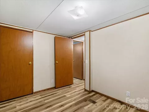 Bedroom - 2271 Gouges Creek Rd, Spruce Pine, NC 28777 photo 4 of 7
