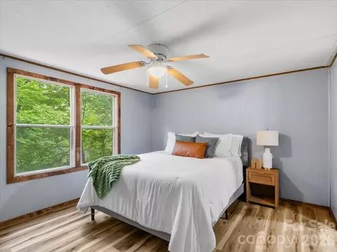 Bedroom - 2271 Gouges Creek Rd, Spruce Pine, NC 28777 photo 5 of 7