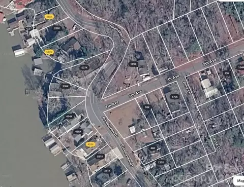7 Th Ave, New London, NC 28127
